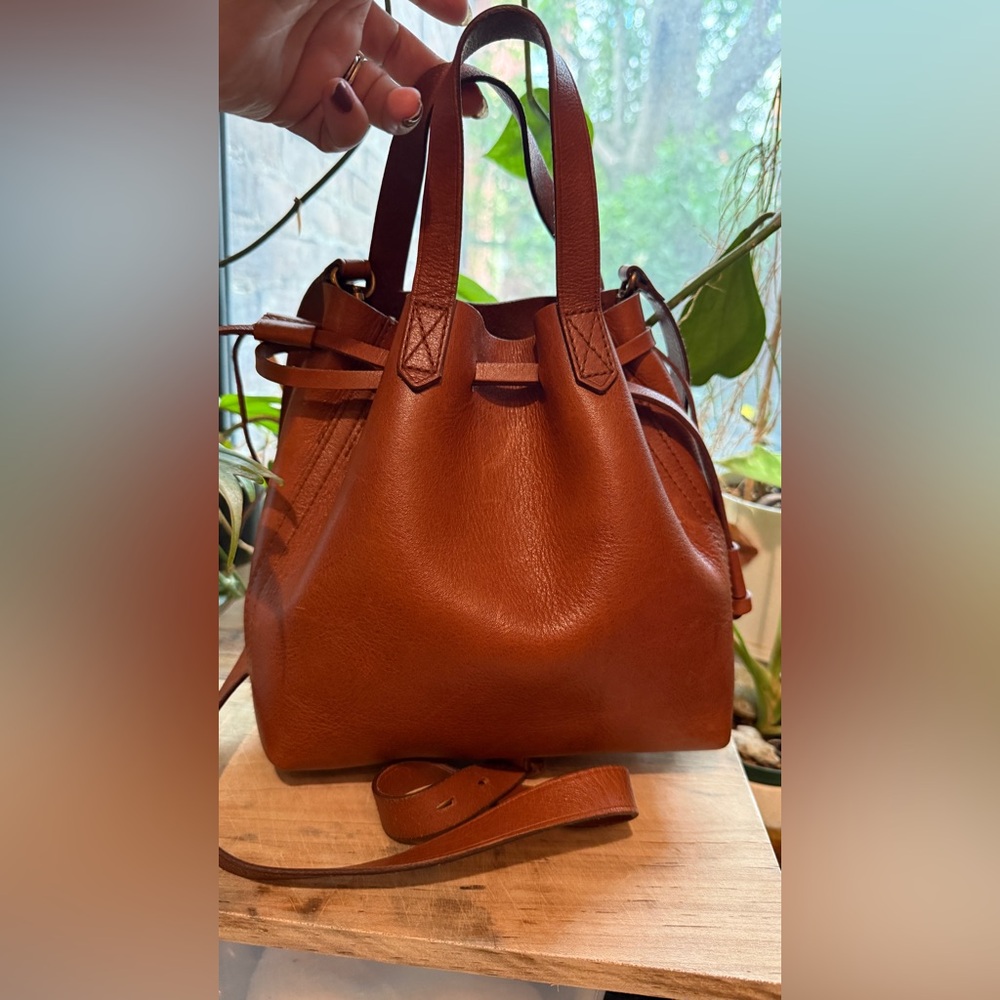 Elegant Brown Madewell Leather Crossbody Pouch Bag